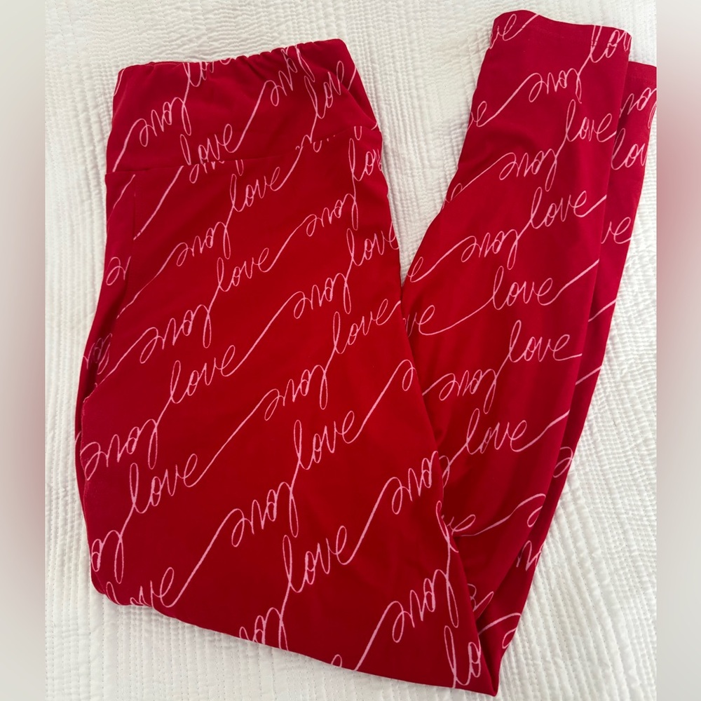 LuLaRoe Valentine leggings.